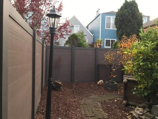 Τοποθετημένο στο πάτωμα 2024 Design UV-proof Wood Plastic Composite Fence Board για εξωτερικούς χώρους