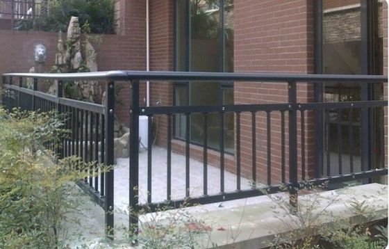 Σύγχρονο σχεδιασμό τοίχος τοποθετημένο αλουμίνιο μπαλκόνι κάγκελα για χειροπέδες κατάστρωμα
