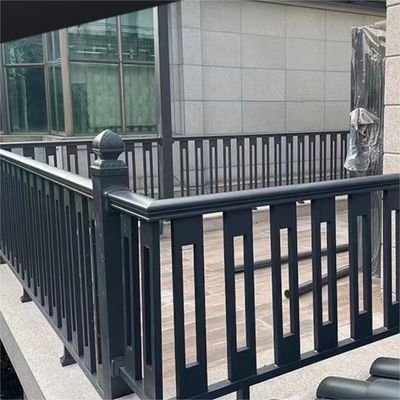 Γραφείο Μπαλκόνι Αλουμινίου Χάνδραλ με σύγχρονο σχεδιασμό και τοποθέτηση δαπέδου