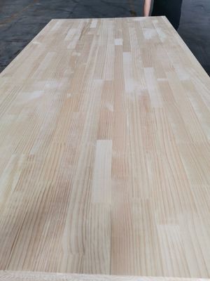 Σύγχρονο στυλ σχεδιασμού Pine Wood Finger Joint Board και ανταγωνιστικό για εσωτερικά έπιπλα